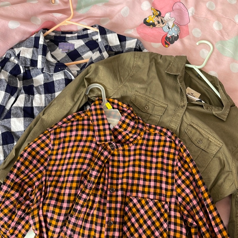 Accepting Offers! (3) BUTTON DOWN FLANNEL WOMEN Long sleeve shirts